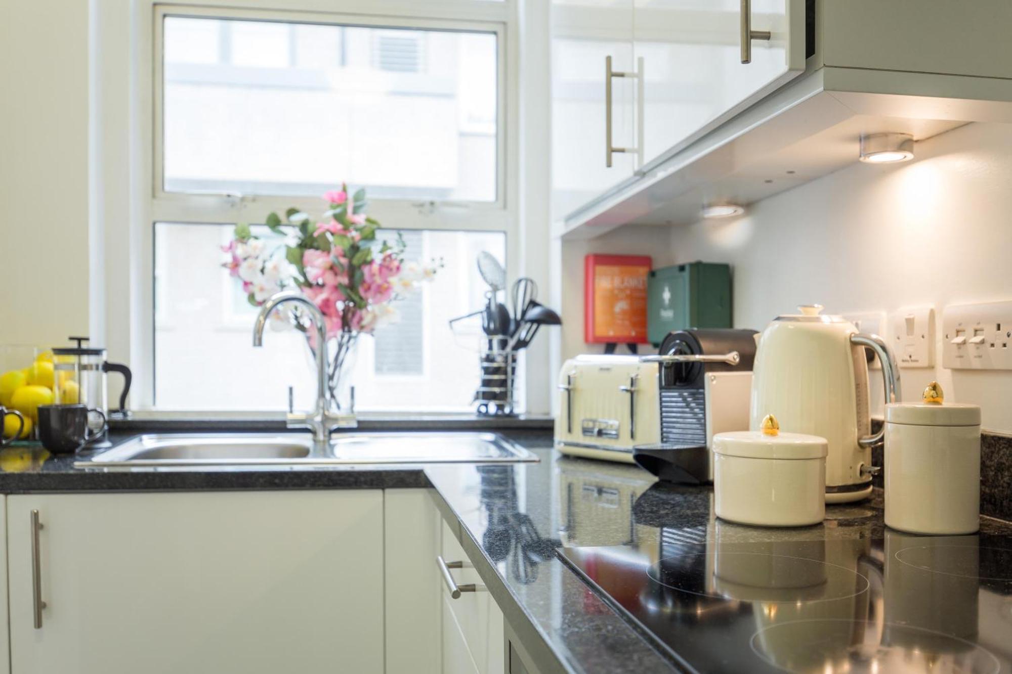Picton 2Br Apartment - Prime Location & Comfort London Exteriör bild