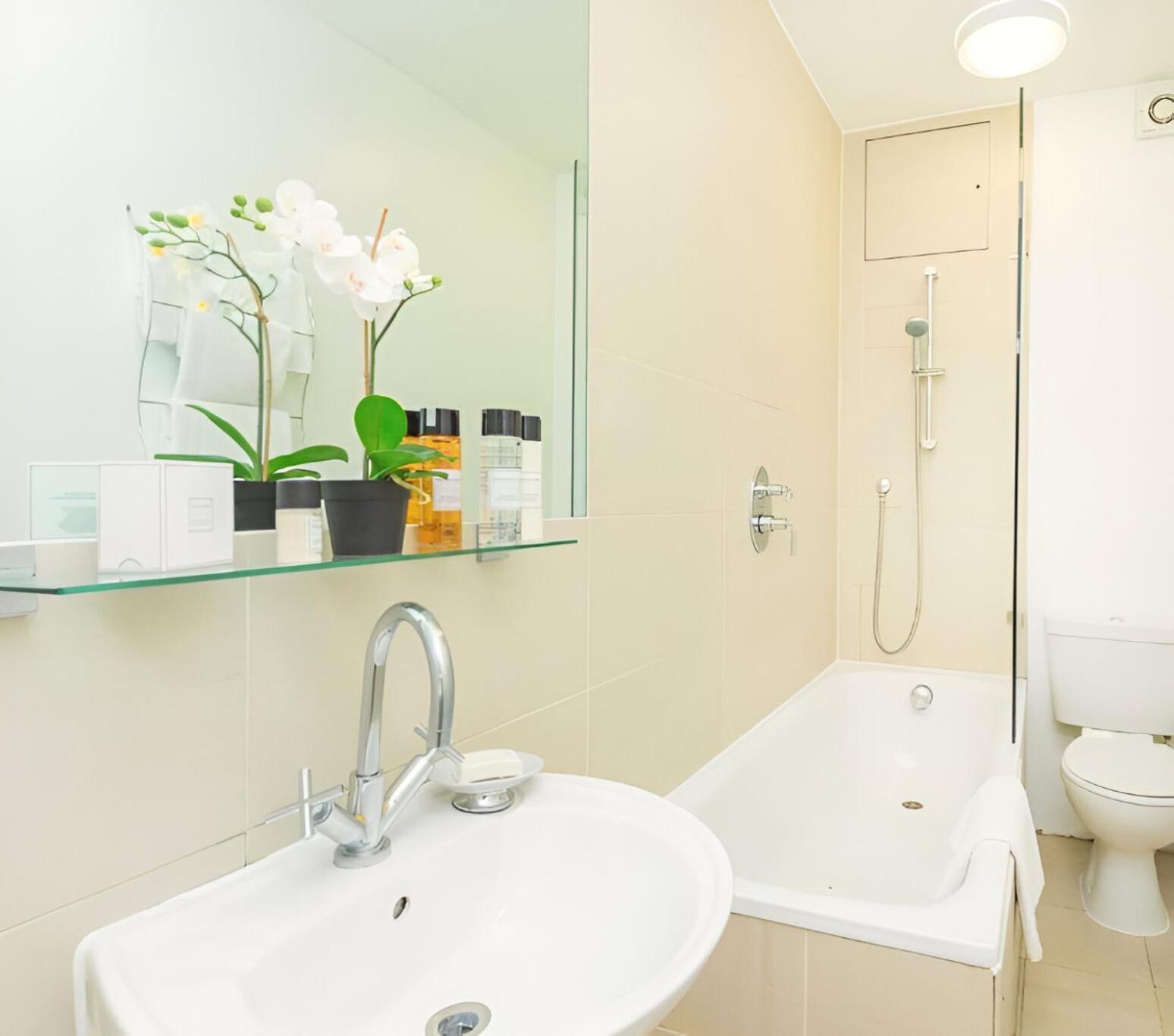 Picton 2Br Apartment - Prime Location & Comfort London Exteriör bild